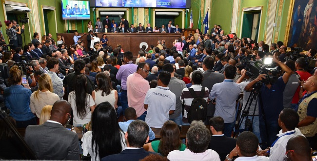 Vereadores aprovam lei que regulamenta trabalho de lojistas aos domingos em Salvador