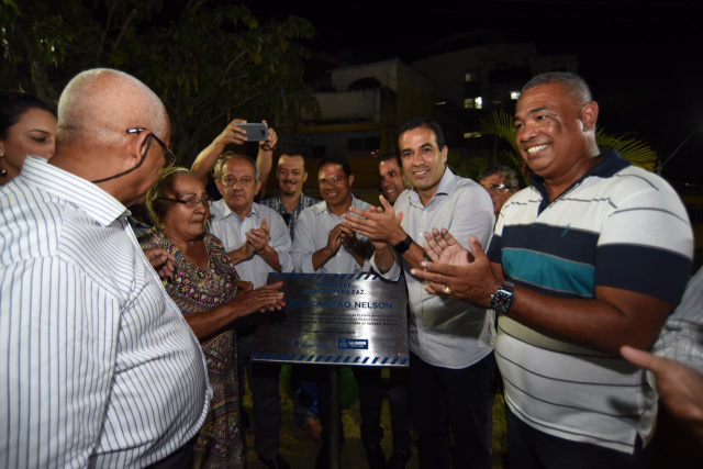 Bruno Reis inaugura praça na comunidade do Queimadinho