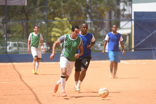 Bruno Reis destaca importância do esporte em inauguração de campo e praça no Saboeiro