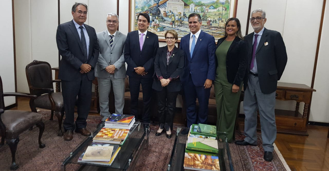 Leur e Pedro Tavares pedem apoio da ministra da Agricultura para cacauicultores baianos