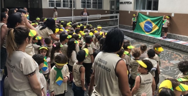 Ministério da Educação incentiva escolas a saudar bandeira e cantar Hino Nacional
