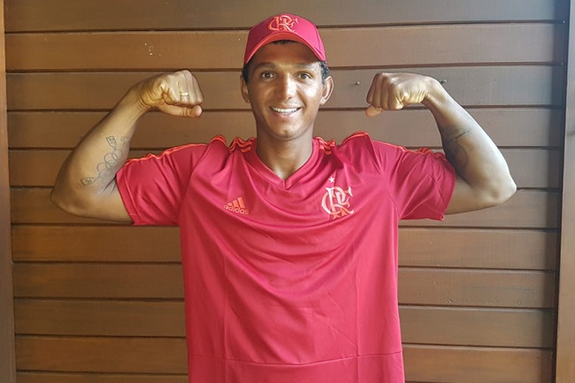 Medalhista olímpico Isaquias Queiroz é contratado pelo Flamengo