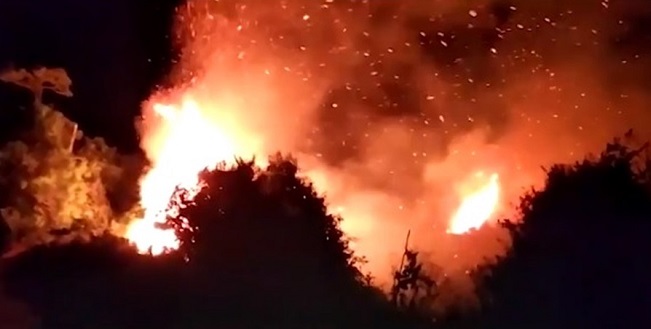 Incêndio atinge área de proteção ambiental em Eunápolis