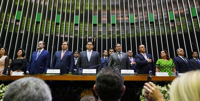 Em mensagem ao Congresso, Bolsonaro declara guerra ao crime organizado