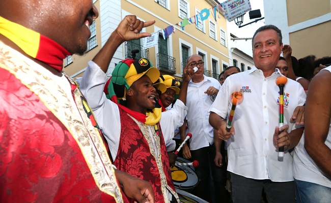 Governador acompanhou saída do Olodum e abriu Carnaval do Pelô na sexta