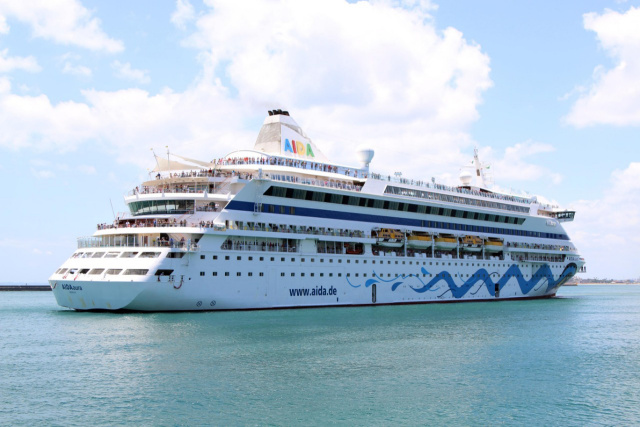 Quase 10 mil turistas chegam nesta segunda a Salvador pelo mar