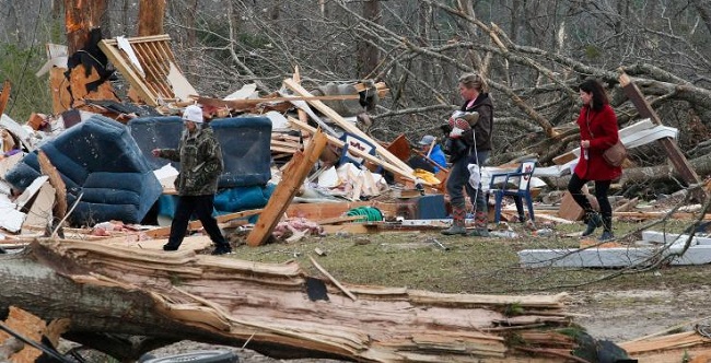 Tornados deixam ao menos 23 mortos no Sul dos Estados Unidos