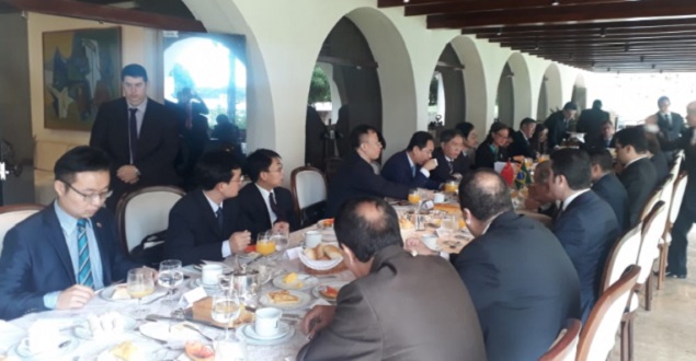 Em Brasília, ACM Neto se reúne com políticos e empresários chineses