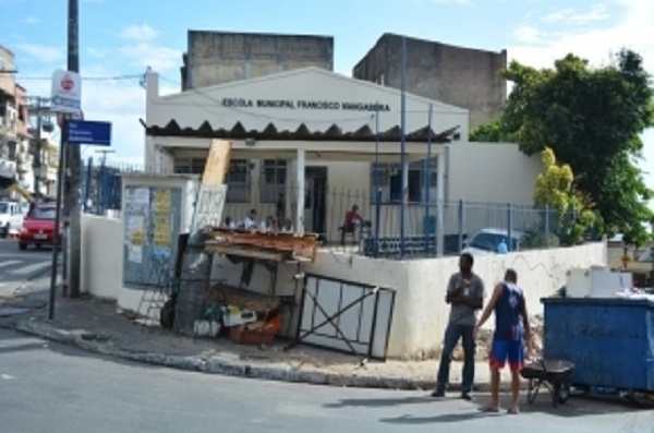 Prefeitura de Salvador vai reconstruir escola em São Caetano a partir desta quarta