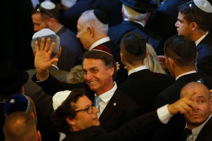 Bolsonaro embarca para Israel em busca de acordos em áreas estratégicas