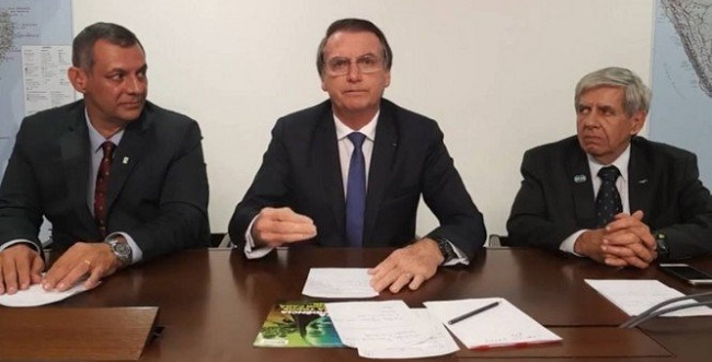 Bolsonaro, Heleno e Barros rebatem grande imprensa em “live” nas redes sociais