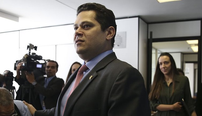 Alcolumbre diz que pedido de impeachment de Toffoli e Moraes não é prioridade