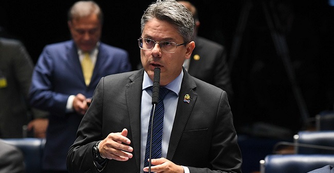 Senadores pedirão impeachment de Toffoli e Moraes