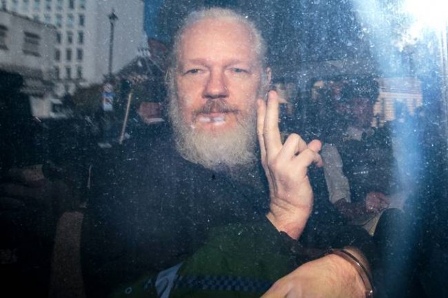 Equador diz ter sofrido ciberataques após prisão de Assange