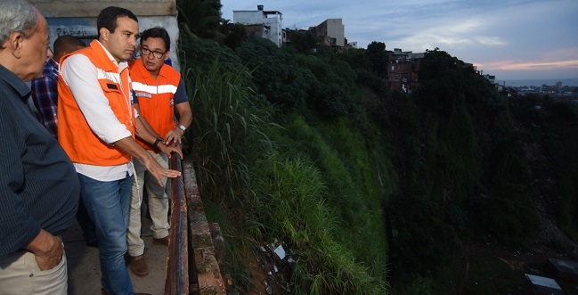Prefeitura de Salvador cadastra famílias para saída de áreas de risco