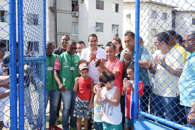 Bruno Reis entrega quadra poliesportiva em Mata Escura