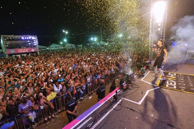 Último dia do Festival de Arembepe terá sofrência e pagode