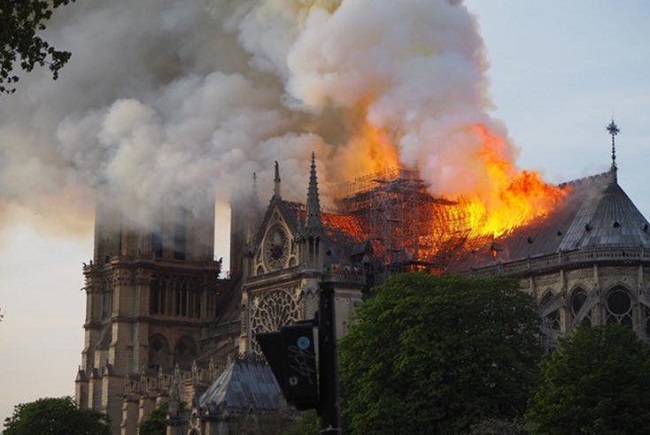Doações para reconstrução de Notre-Dame já somam US$ 900 milhões