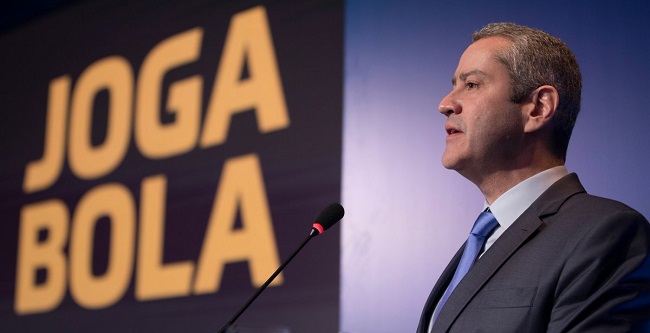 Rogério Caboclo assume presidência da CBF prometendo integridade e eficiência