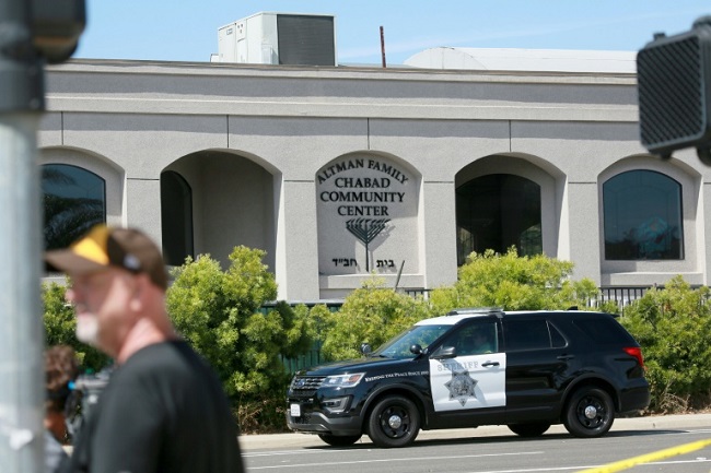 Polícia prende suspeito por realizar disparos em sinagoga na Califórnia