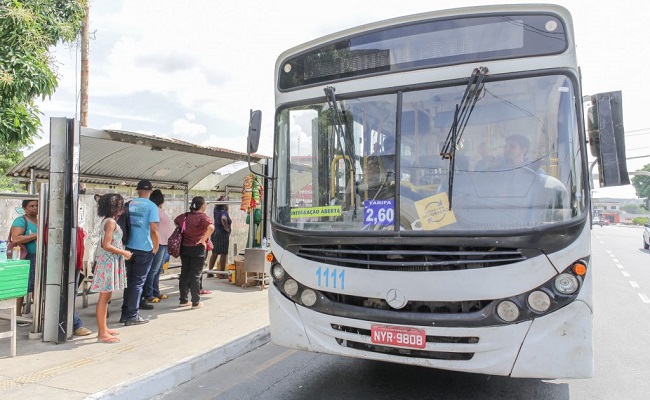 Após dois anos, Camaçari reajusta tarifa do transporte público