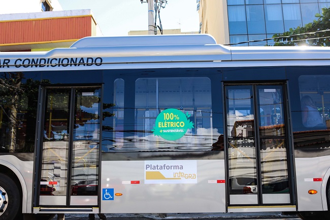Ônibus elétrico é testado nas ruas de Salvador