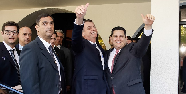Senado aprova leilão da cessão onerosa e texto segue para sanção de Bolsonaro