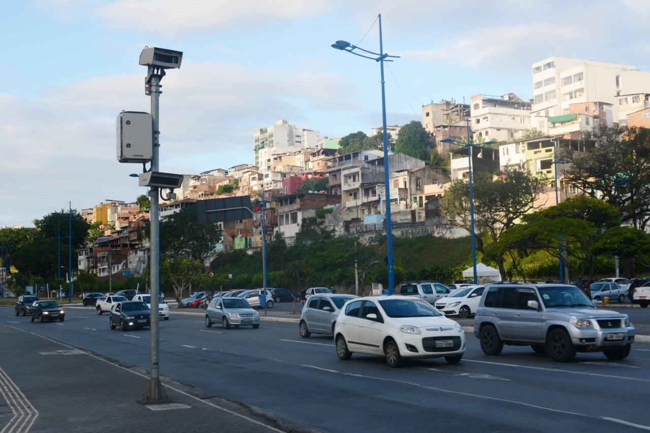 Notificações por excesso de velocidade reduzem em Salvador
