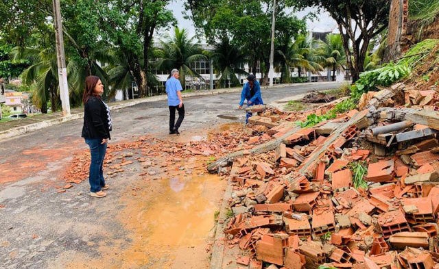 Kátia Oliveira reivindica ações do governo em Simões Filho após chuvas