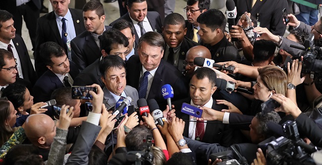 Bolsonaro: “Estamos unidos do lado de cá para derrotar isso daí (invasões criminosas)”