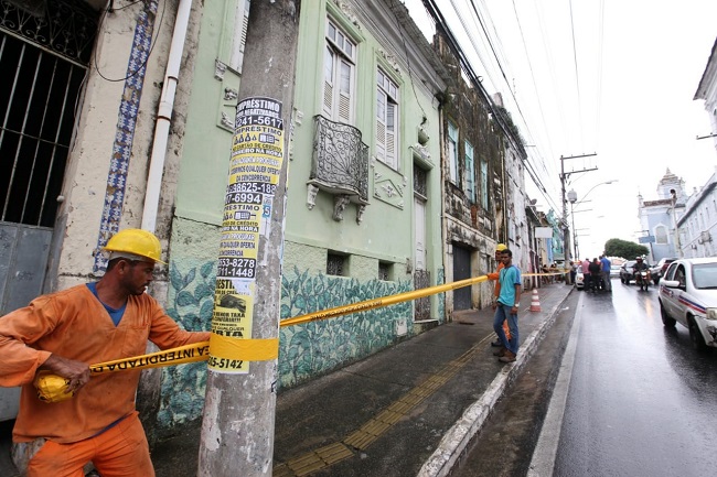Prefeitura de Salvador isola casarão que desabou parcialmente na Soledade