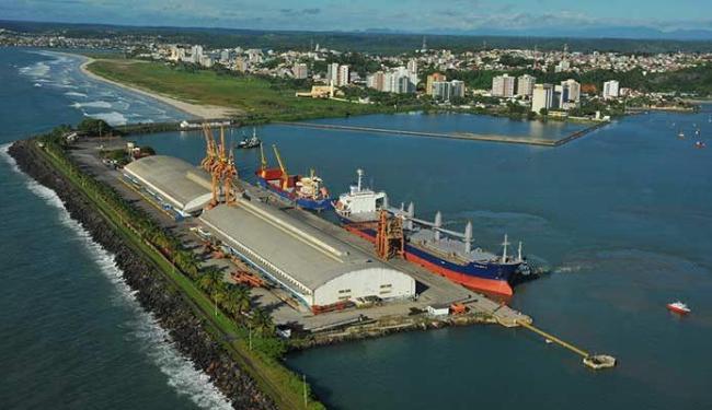 Porto de Ilhéus volta a exportar eucalipto para a Europa após 20 anos