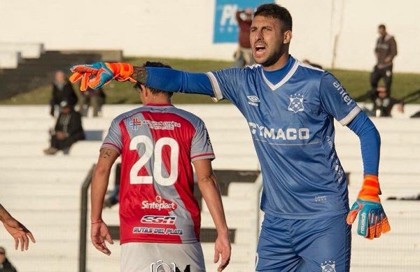 Vitória acerta contratação do goleiro uruguaio Martin Rodriguez