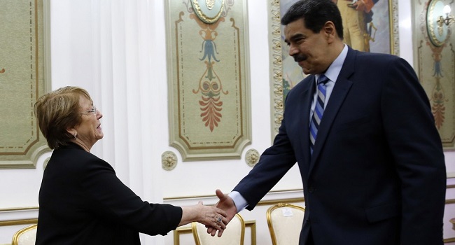 Maduro diz que vai “levar a sério” recomendações de Michelle Bachelet