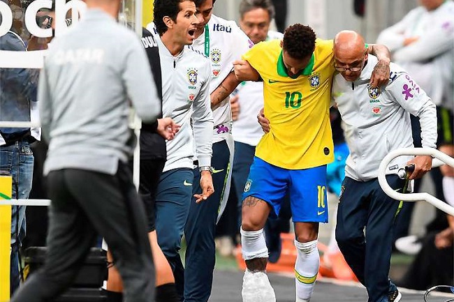Neymar sofre lesão em amistoso e está fora da Copa América
