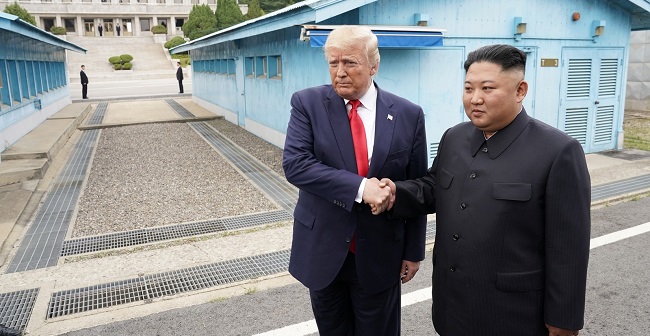 Trump encontra Kim Jong-Un em Zona Desmilitarizada entre as duas Coreias