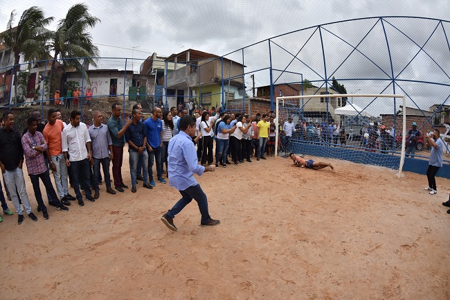 Prefeitura requalifica travessa e campo de futebol em São Cristóvão