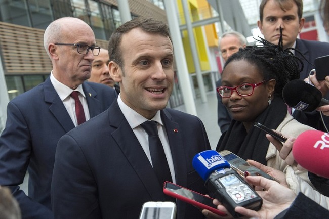 Presidente da França, Macron testa positivo para a covid-19