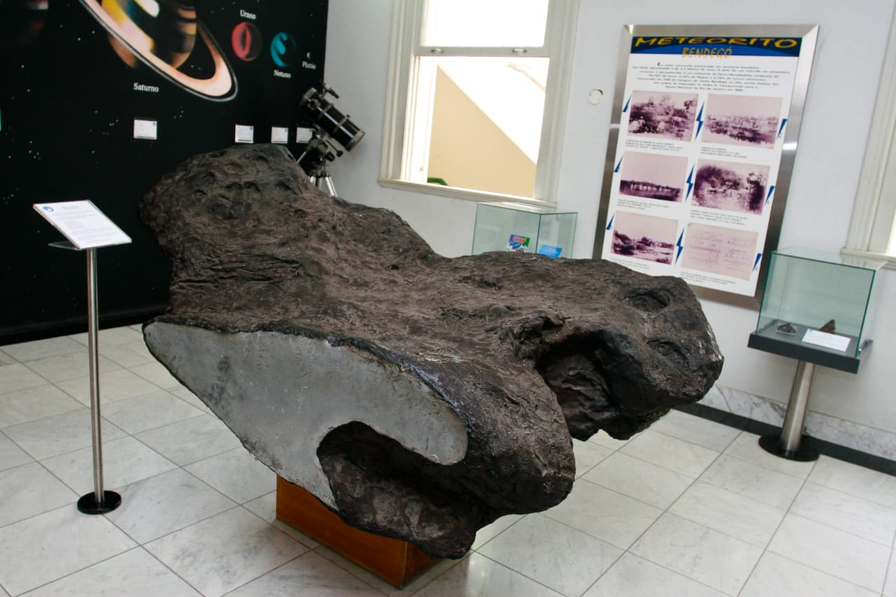 Mostra itinerante do Museu Geológico chega a Sapeaçu