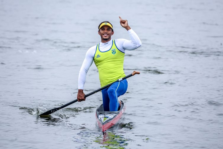 Canoagem e triatlo garantem novos ouros para o Brasil no Pan 2019