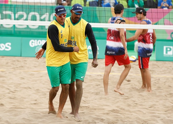 Brasil estreia no Pan 2019 com vitórias no vôlei de praia