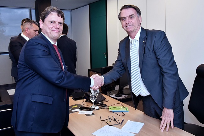 Bolsonaro diz que Tarcísio Gomes tem seu apoio para suspender tabela do frete
