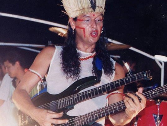 Ex-guitarrista do Chiclete, Cacik Jonne morre aos 54 anos