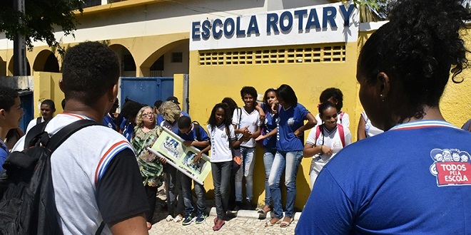 Alunos da Escola Rotary de Itapuã vão receber óculos de graça