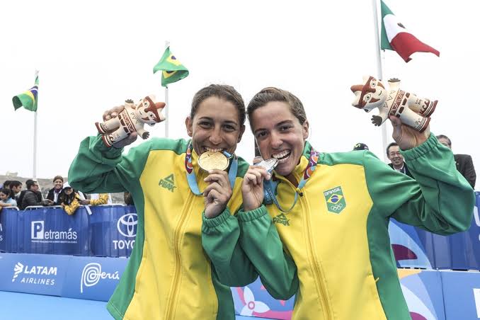 Luisa Baptista do triathlon feminino conquista o primeiro ouro do Brasil no Pan 2019
