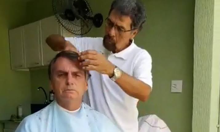 Bolsonaro afirma que pai de Felipe Santa Cruz foi assassinado por companheiros da AP