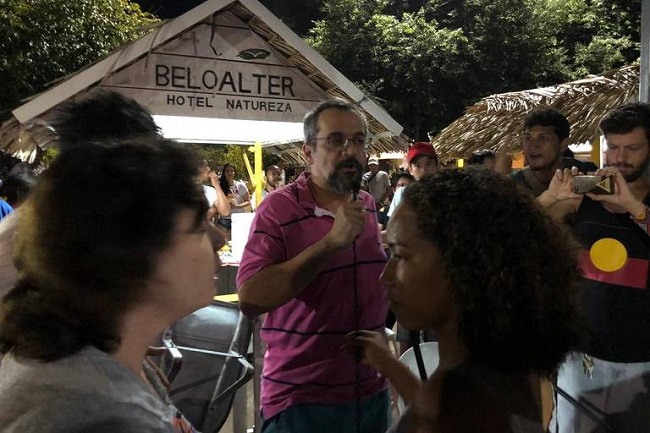 Família do ministro da Educação é hostilizada por ativistas no Pará