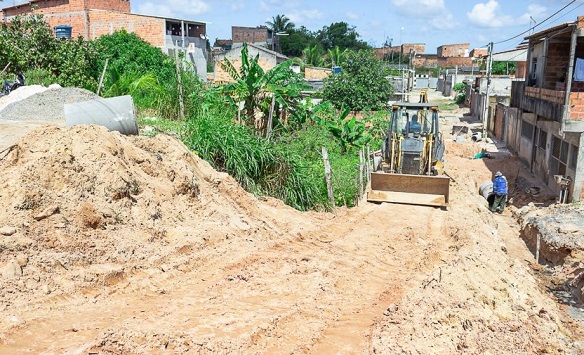 Camaçari tem obras de recapeamento na Gleba e de drenagem no Parque Verde