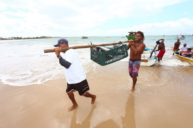 Camaçari vai ganhar programa de apoio financeiro a pescadores