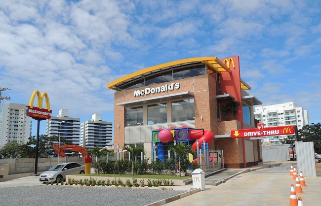 McDonald’s leva parceria com Sem Parar a 100% dos drive-thrus na Bahia